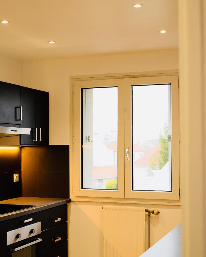 Bella Luna III - Elegant Appartement Centre Ville - Parking Gratuit - Wifi Ultra Rapide-Appareil Massage-Netflix-Jeu Societe Troyes Exterior photo